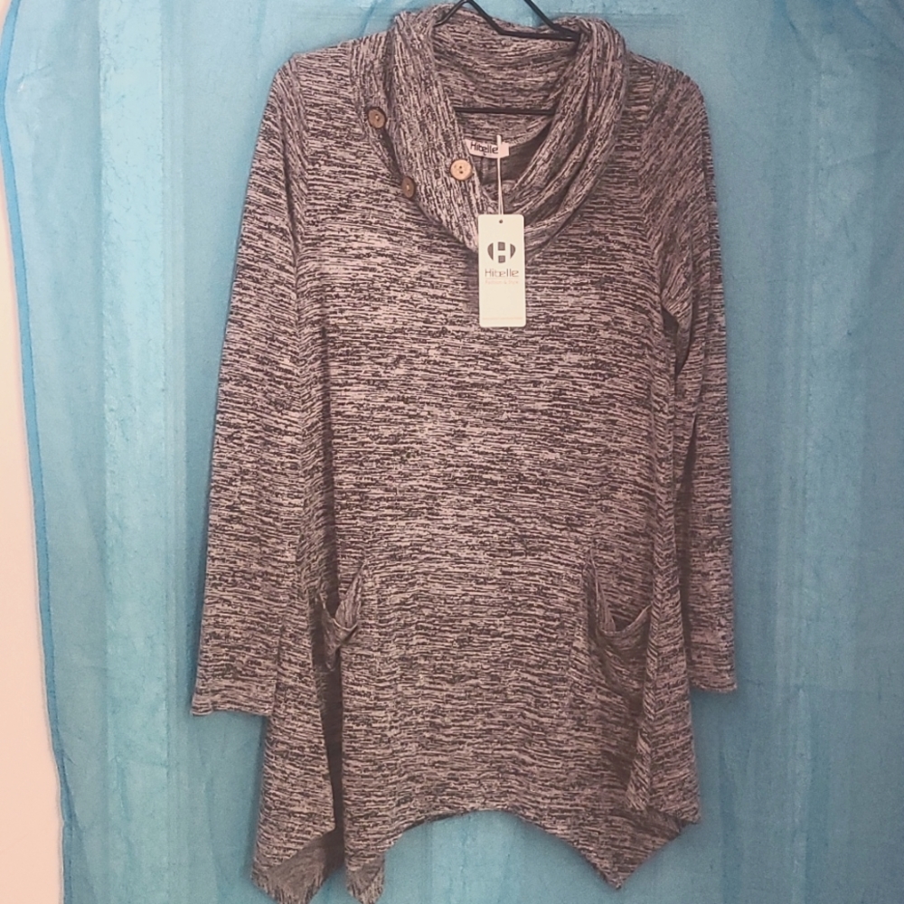 NWT. Long sleeve cowl neck blqck/white Large